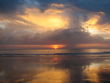 denizde gün batımı