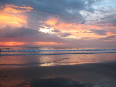 denizde gün batımı