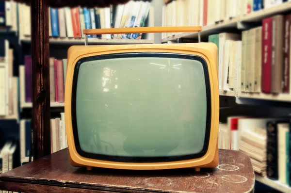 Retro Tv ayarla vintage ayarında - eski oturma odası