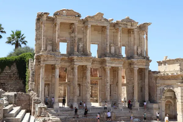 Façade Restaurée Antique Bibliothèque Celsius Dans Ancienne Ville Ephèse Turquie — Photo