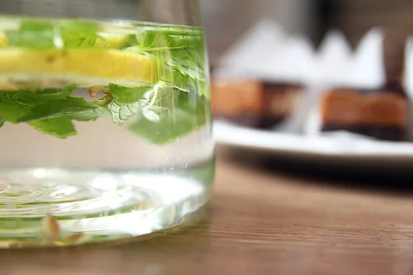 Water with citrus and mint — Stock Photo, Image