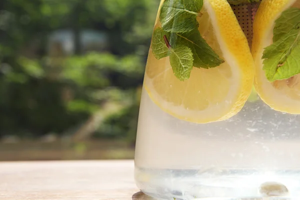 Water with citrus and mint — Stock Photo, Image