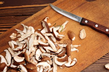 Kıyılmış shiitake mantar