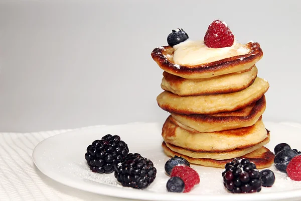 Pancakes with berry — Stock Photo, Image