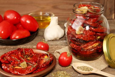 Hazırlık kurutulmuş domates