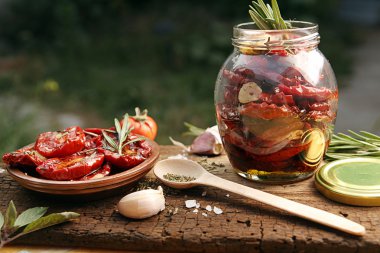 Hazırlık kurutulmuş domates