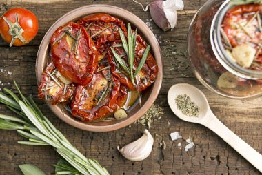 Hazırlık kurutulmuş domates