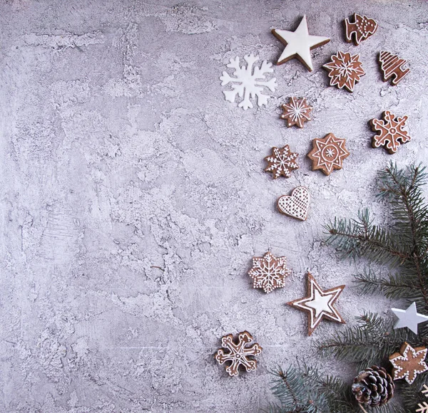 Μπισκότα Μελόψωμο Χριστούγεννα Και Νέο Έτος Στολίδι Γκρι Φόντο Overhead — Φωτογραφία Αρχείου