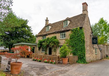 Somerford Keynes 'deki Baker' ların silah deposu Cotswolds Su Parkı, İngiltere