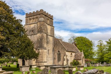 St Mary Magdalene Güney Gloucestershire, İngiltere 'de bir köy olan Tormarton' da 12. yüzyıldan kalma bir kilise.