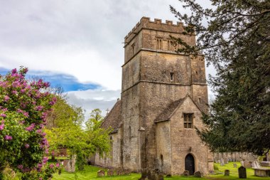 St Mary Magdalene Güney Gloucestershire, İngiltere 'de bir köy olan Tormarton' da 12. yüzyıldan kalma bir kilise.