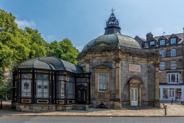 Harrogate 'deki Royal Pump Room İngiltere' nin Kuzey Yorkshire şehrinde bir spa kasabası. Arx fontibus 'u 
