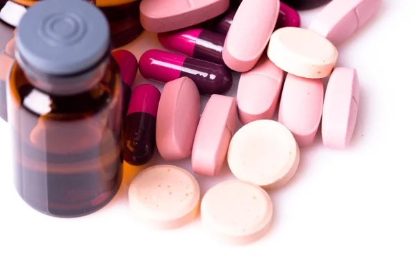 Medicamentos em um fundo branco — Fotografia de Stock
