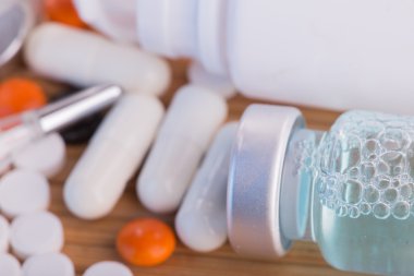 Sağlık ve ilaç şişeleri