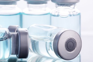 Sağlık ve ilaç şişeleri