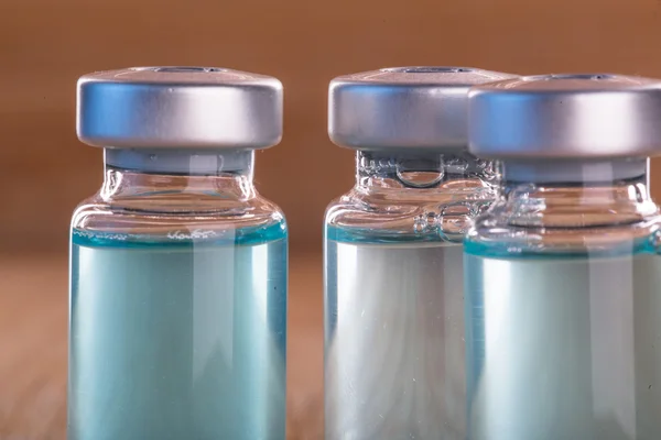 Sağlık ve ilaç şişeleri