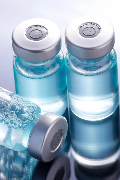 Sağlık ve ilaç şişeleri