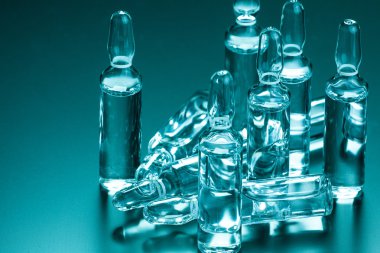 Sağlık ve ilaç şişeleri