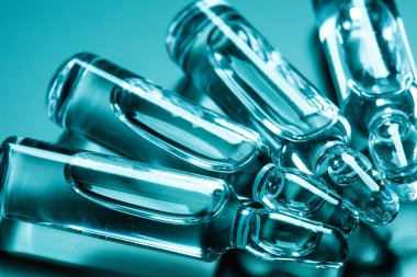 Sağlık ve ilaç şişeleri