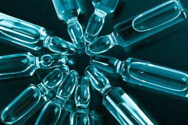 Sağlık ve ilaç şişeleri