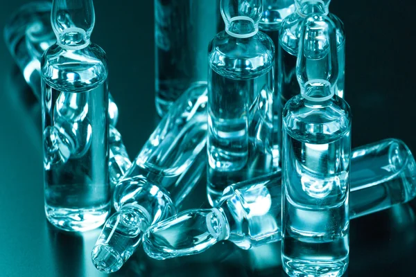 Sağlık ve ilaç şişeleri