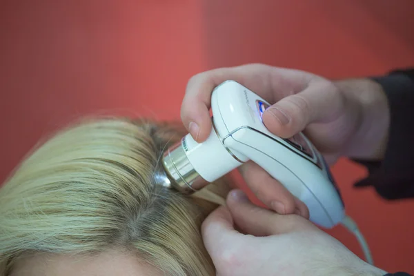 saç tedavisi. saç test. Elini sınav fiber optik Golf Sahası için aygıtla birlikte