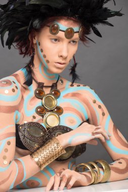 Güzellik kız portre sanat şekilde etnik öğelerle