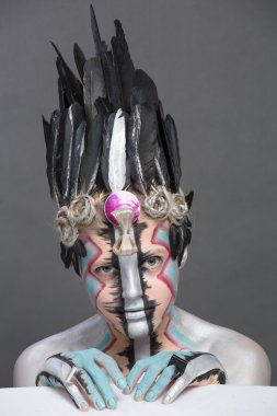 Güzellik kız portre sanat ile etnik şekilde 