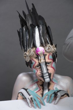 Güzellik kız portre sanat ile etnik şekilde 