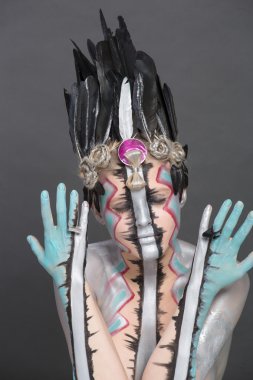 Güzellik kız portre sanat ile etnik şekilde 