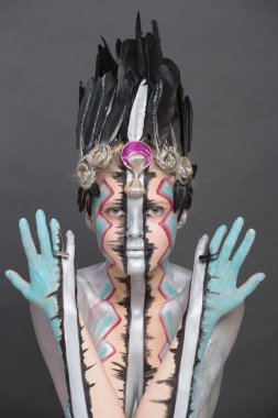 Güzellik kız portre sanat ile etnik şekilde 