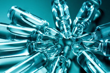  karanlık bir arka plan üzerinde tıbbi ampul