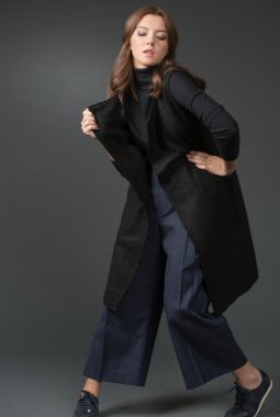 esmer kız - moda model üzerinde 