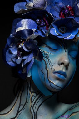 \ mavi vücut sanat resim tarama, renkleri ile kız