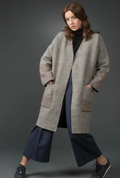 esmer kız - moda model üzerinde 