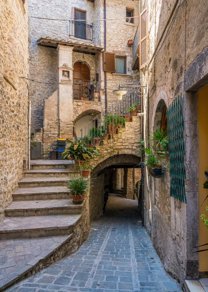 아르론 근처의 카스텔 디고라는 아름다운 마을입니다 이탈리아 움브리아의 테르니 주에서 — 스톡 사진