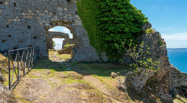 Ancient Orsini Fortress Overlooking Village Trevignano Romano Bracciano Lake Rome — Stock Photo, Image