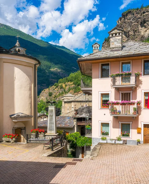 Beau Village Avise Par Une Matinée Ensoleillée Été Val Aoste — Photo