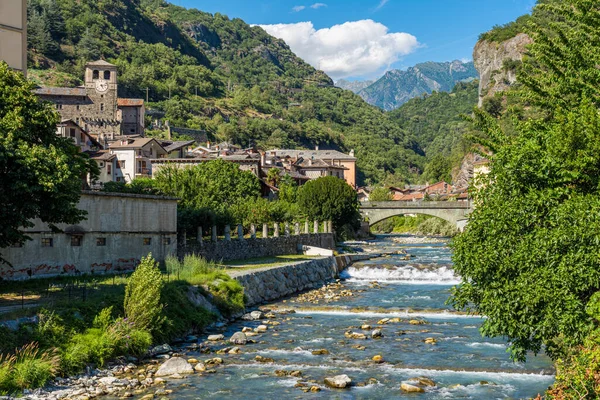Vacker Utsikt Verres Solig Sommardag Aostadalen Norra Italien — Stockfoto