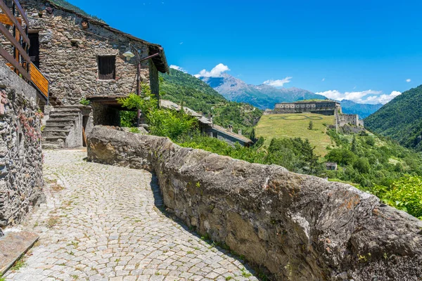 Picturesque Village Exilles Its Fortress Susa Valley Province Turin Piedmont — Stock Photo, Image