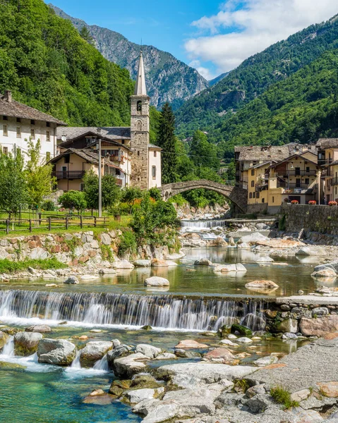 Красивая Деревня Фонтенмор Долине Лис Долина Аоста Северная Италия — стоковое фото
