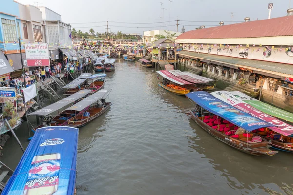 Amphawa floating market in the evening — Stock Photo, Image