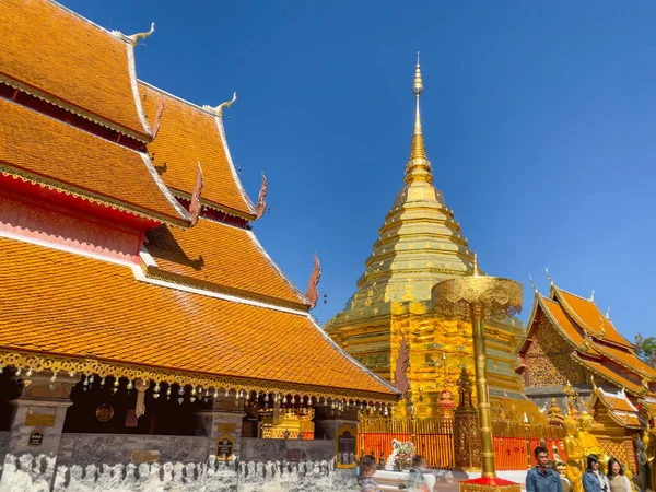 Chiangmai Tayland Aralık 2020 Birçok Insan Doi Suthep Tapınağı Dua — Stok fotoğraf