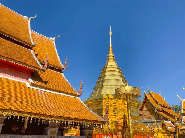 Wat Phra Doi Suthep Tayland Chiang Mai Şehrinde Bir Budist — Stok fotoğraf