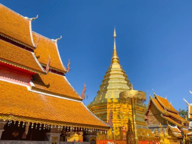 Wat Phra Doi Suthep Tayland 'ın Chiang Mai şehrinde bir Budist tapınağı ve turistik merkezdir.