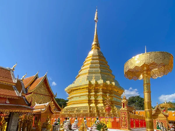 Wat Phra Doi Suthep Tayland 'ın Chiang Mai şehrinde bir Budist tapınağı ve turistik merkezdir.