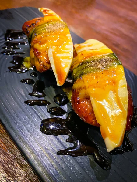 ディスク上の寿司ロール 日本料理 — ストック写真