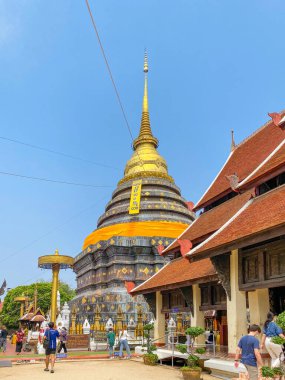 Phrae Tayland - 11 Nisan 2021; Wat Prathat Lampang Luang, Kutsal Kuzu Kalıntısı tapınağı ve en önemli tapınak