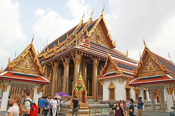 Königlicher palast (wat phra kaew) in bangkok — Stockfoto