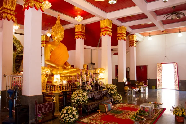 Estatua de Buda templo interior —  Fotos de Stock